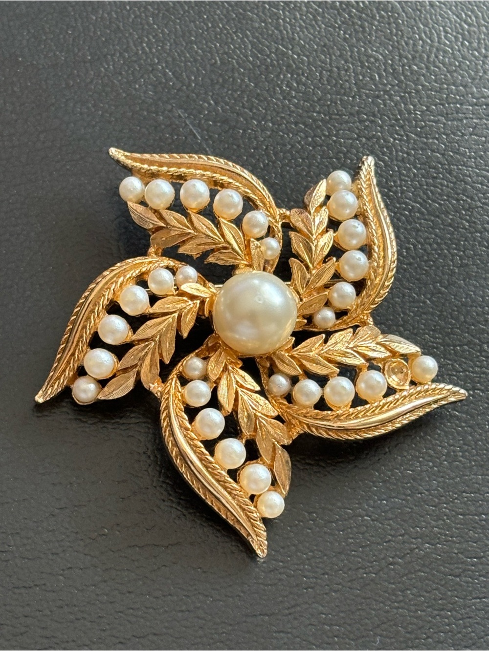 Sarah Cov Gold and Pearl Floral Pin Brooch - Classic Women Jewelry